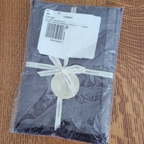 Anthropologie Jolan set of 4 Napkins - charcoal - Picture 9 of 11